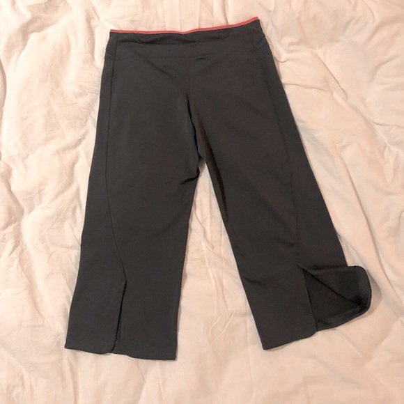 Adidas workout pant, size M - Picture 2 of 5